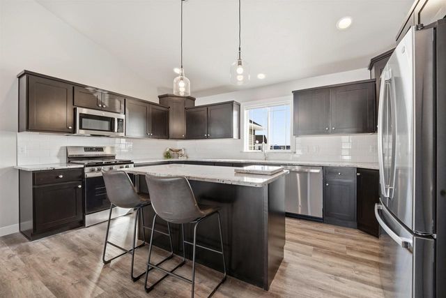 5701 N ACADIA DRIVE, Appleton, WI 54913