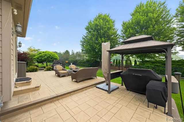 50414 Greycoat Lane, Macomb, MI 48044