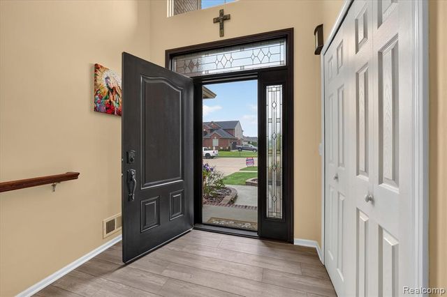 50414 Greycoat Lane, Macomb, MI 48044