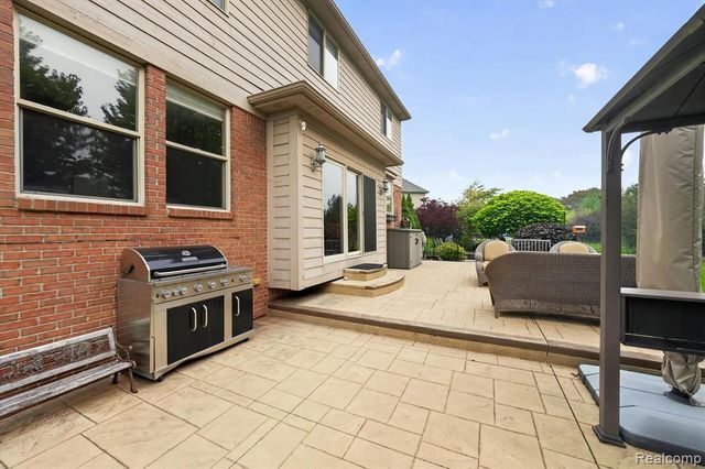 50414 Greycoat Lane, Macomb, MI 48044