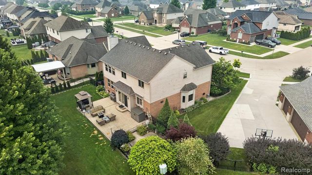 50414 Greycoat Lane, Macomb, MI 48044