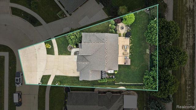 50414 Greycoat Lane, Macomb, MI 48044