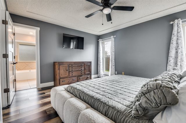 1017 Meadow Creek Drive, Lancaster, TX 75146