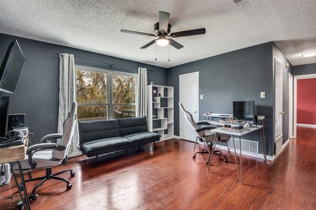 1017 Meadow Creek Drive, Lancaster, TX 75146