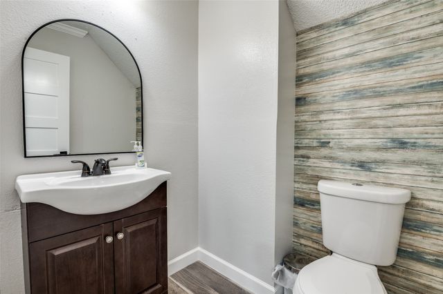 1017 Meadow Creek Drive, Lancaster, TX 75146