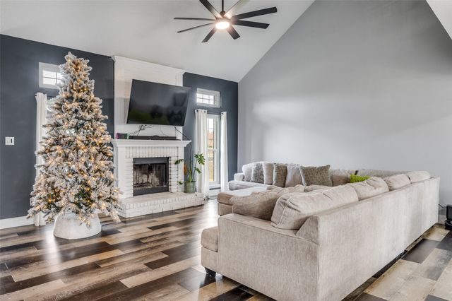 1017 Meadow Creek Drive, Lancaster, TX 75146