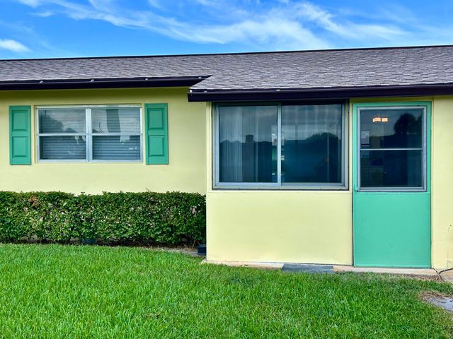 2895 CROSLEY Drive W C, West Palm Beach, FL 33415