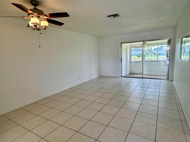 2895 CROSLEY Drive W C, West Palm Beach, FL 33415