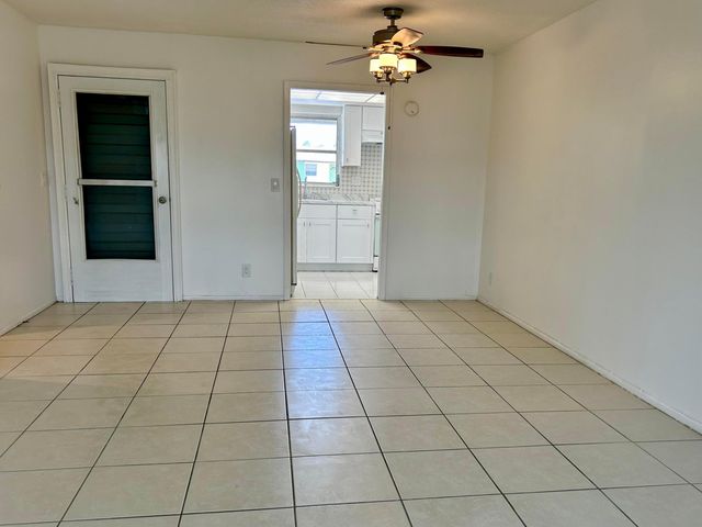2895 CROSLEY Drive W C, West Palm Beach, FL 33415