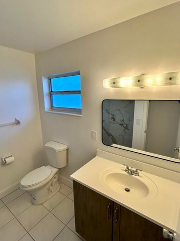 2895 CROSLEY Drive W C, West Palm Beach, FL 33415