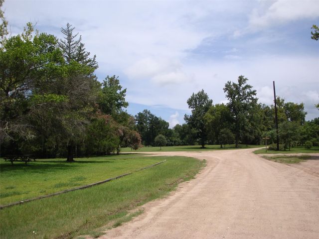 23 Artesian Avenue, Cleveland, TX 77327