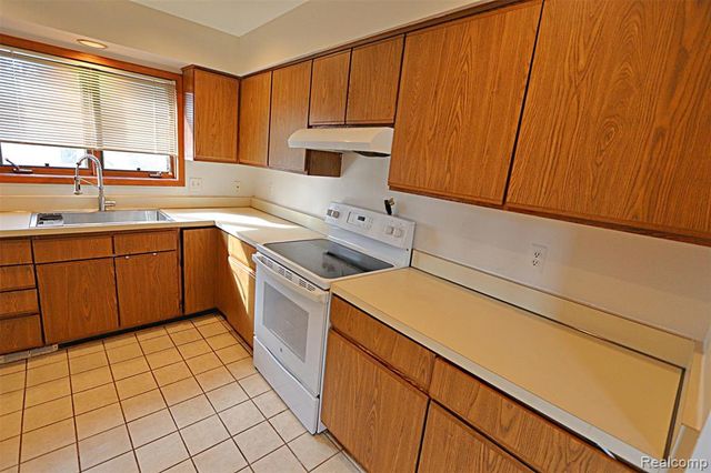 35132 Meadow Lane 37, Farmington Hills, MI 48335