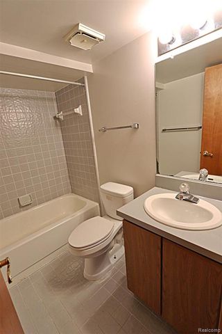 35132 Meadow Lane 37, Farmington Hills, MI 48335