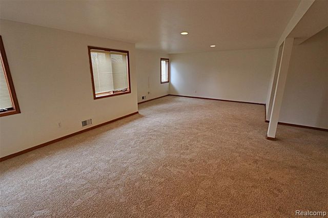 35132 Meadow Lane 37, Farmington Hills, MI 48335