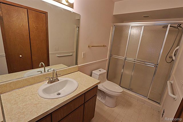 35132 Meadow Lane 37, Farmington Hills, MI 48335