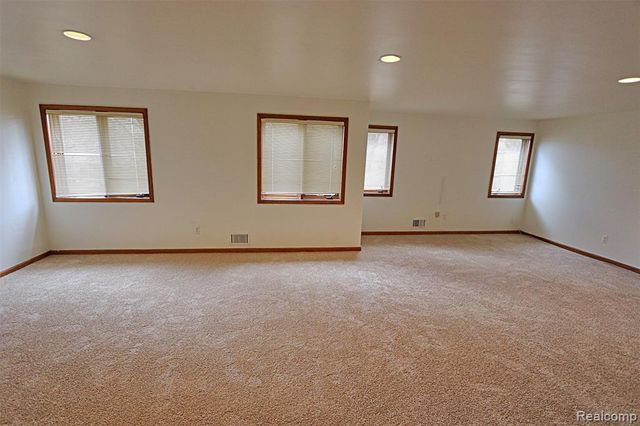 35132 Meadow Lane 37, Farmington Hills, MI 48335