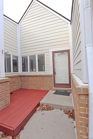 35132 Meadow Lane 37, Farmington Hills, MI 48335