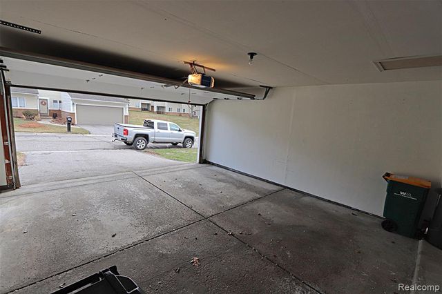 35132 Meadow Lane 37, Farmington Hills, MI 48335