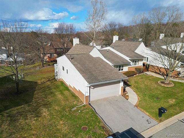 35132 Meadow Lane 37, Farmington Hills, MI 48335