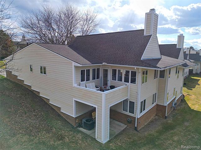 35132 Meadow Lane 37, Farmington Hills, MI 48335