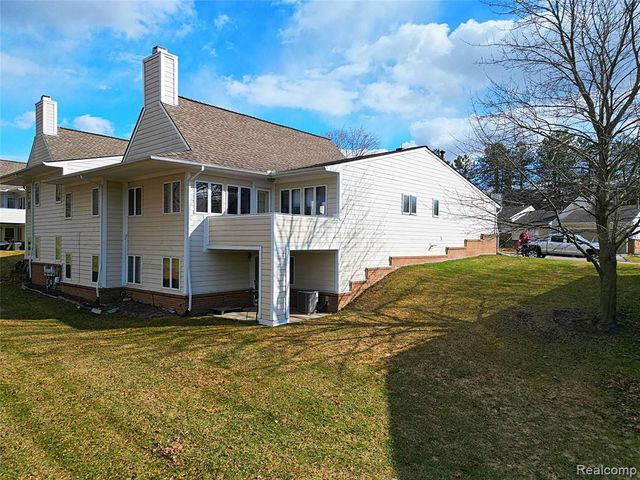 35132 Meadow Lane 37, Farmington Hills, MI 48335