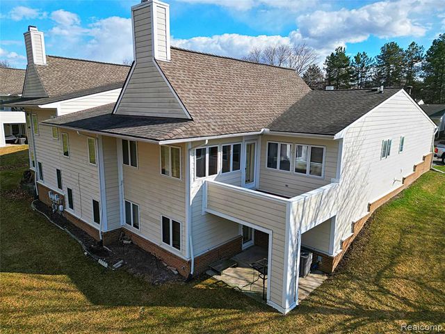 35132 Meadow Lane 37, Farmington Hills, MI 48335