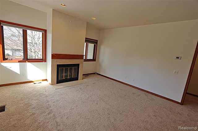 35132 Meadow Lane 37, Farmington Hills, MI 48335