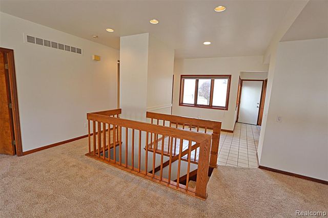 35132 Meadow Lane 37, Farmington Hills, MI 48335