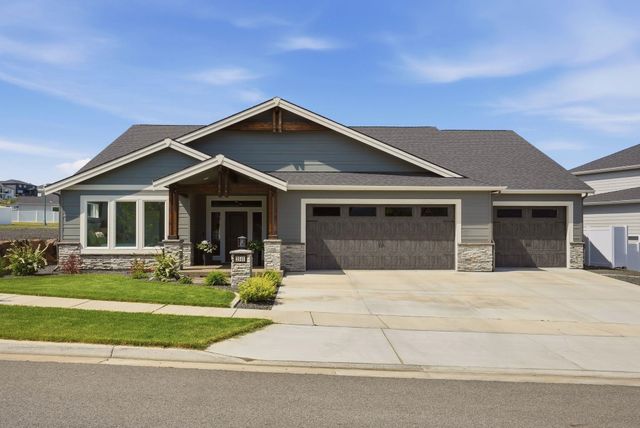 2640 S Summit Estates Dr, Greenacres, WA 99016