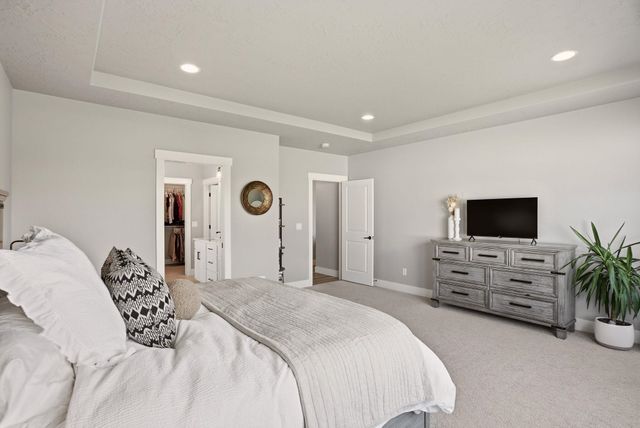 2640 S Summit Estates Dr, Greenacres, WA 99016
