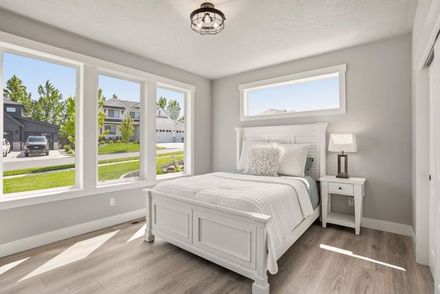 2640 S Summit Estates Dr, Greenacres, WA 99016