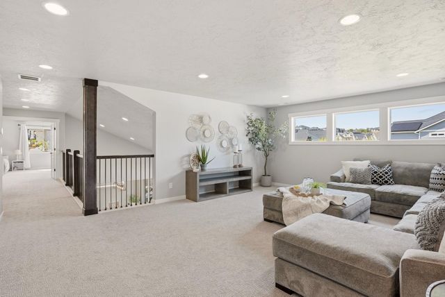 2640 S Summit Estates Dr, Greenacres, WA 99016