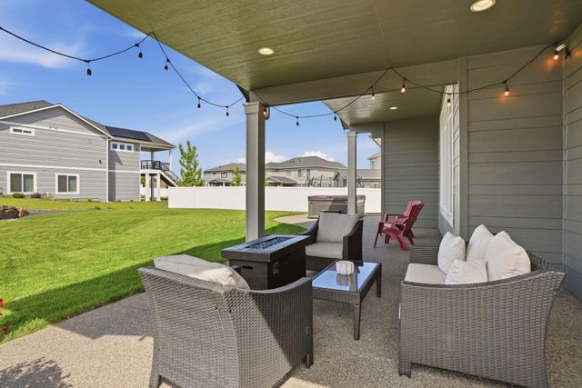2640 S Summit Estates Dr, Greenacres, WA 99016