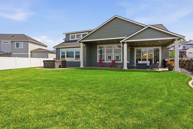 2640 S Summit Estates Dr, Greenacres, WA 99016