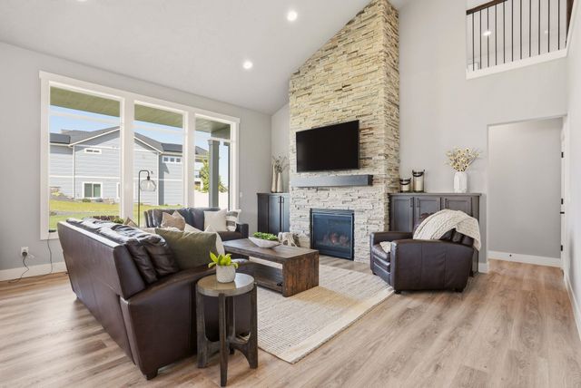 2640 S Summit Estates Dr, Greenacres, WA 99016