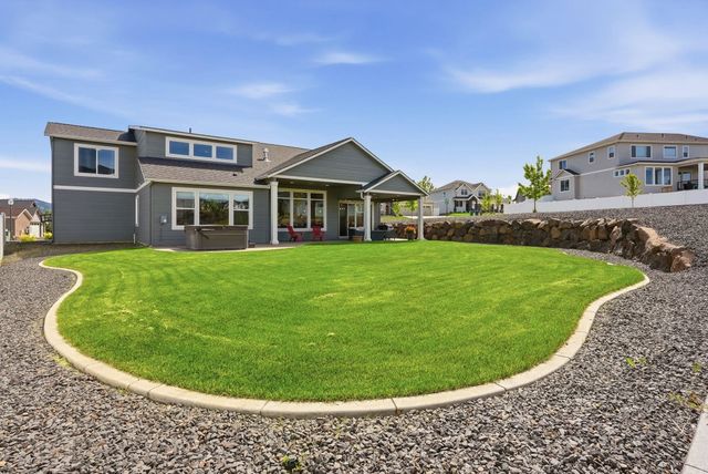 2640 S Summit Estates Dr, Greenacres, WA 99016
