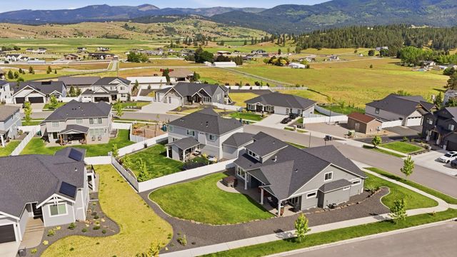 2640 S Summit Estates Dr, Greenacres, WA 99016