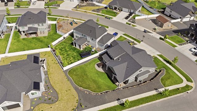 2640 S Summit Estates Dr, Greenacres, WA 99016