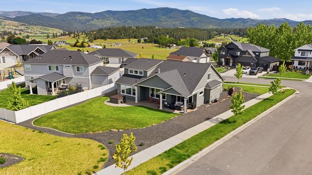 2640 S Summit Estates Dr, Greenacres, WA 99016
