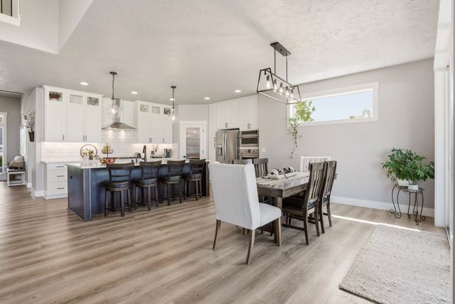 2640 S Summit Estates Dr, Greenacres, WA 99016