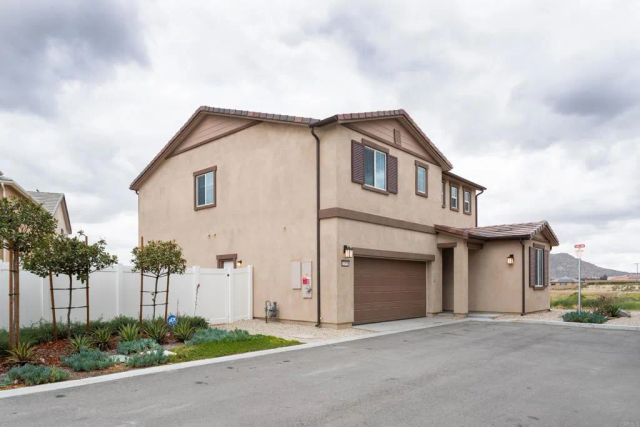 32576 Crystal Cove Court, Winchester, CA 92596