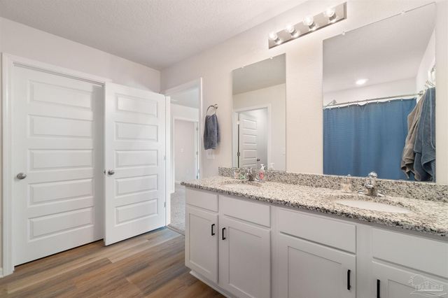 4135 Whitetail Ln, Pensacola, FL 32526