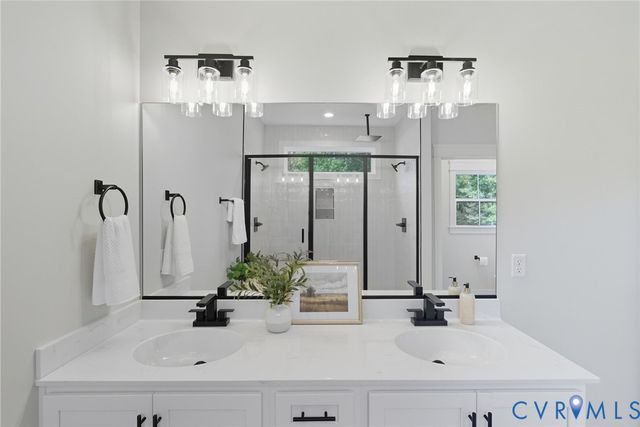 195 Promise Ln, Bumpass, VA 23024