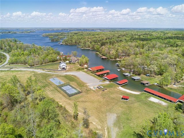 195 Promise Ln, Bumpass, VA 23024