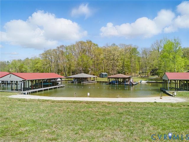 195 Promise Ln, Bumpass, VA 23024