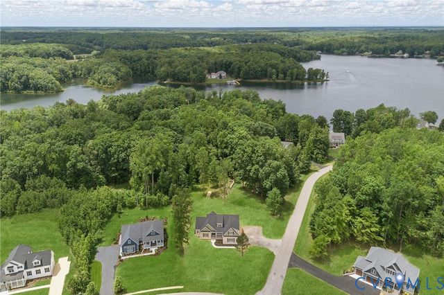 195 Promise Ln, Bumpass, VA 23024