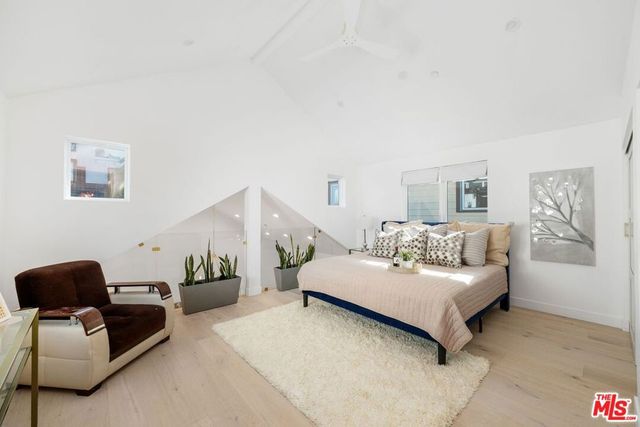 157 Hart Avenue, Santa Monica, CA 90405