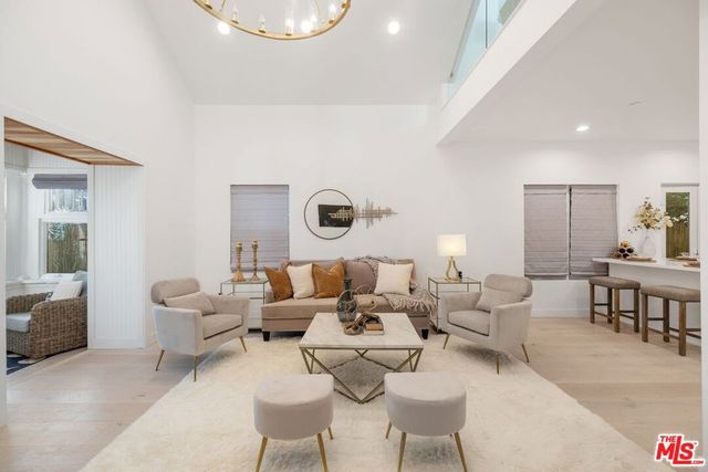 157 Hart Avenue, Santa Monica, CA 90405