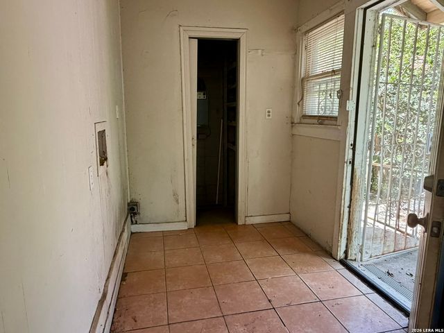 949 Aransas, San Antonio, TX 78210