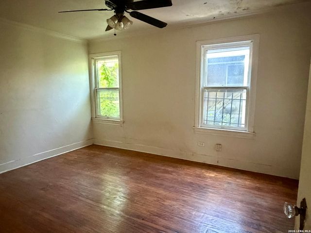 949 Aransas, San Antonio, TX 78210